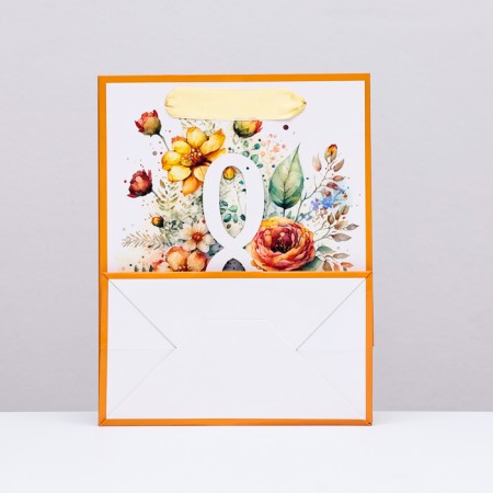 Laminated vertical package "Happy March 8", 18 x 23 x 10 cm-1