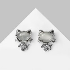 Brooch 