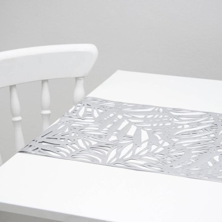 The path on the table "Leaves", 33 × 150 cm, silver color