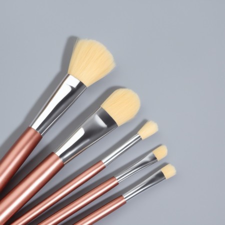 A set of makeup brushes, 5 objects, pink color-3