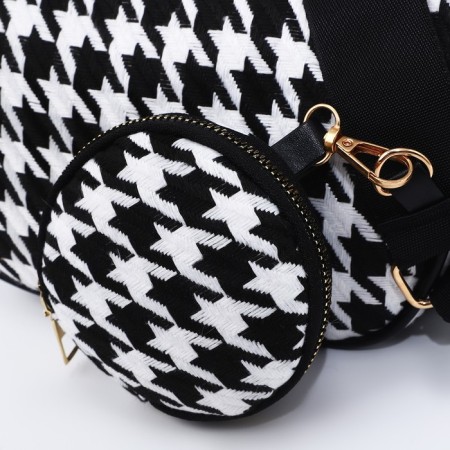 Bag Women's Cross-Bodi with a zipper, black/white color-9