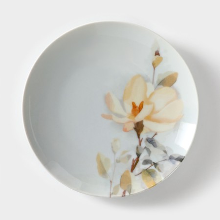 Porcelain plate "White Rosehip", D = 17.5 cm