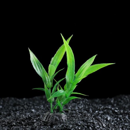 The artificial aquarium plant is small, 9 cm-1