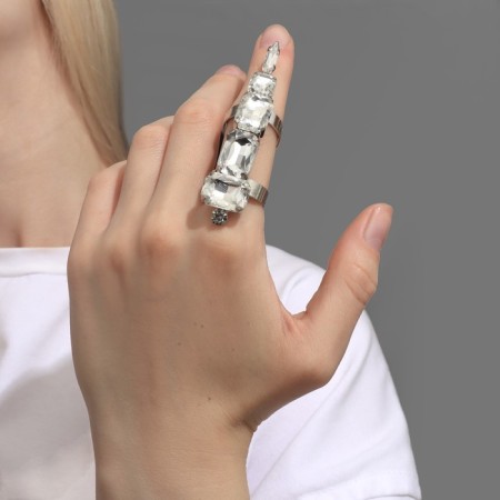 Ring "Assorted" volumetric claw, white color in silver, dimensionless-3