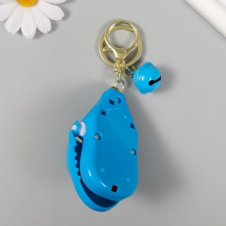 A plastic keychain with a carbine "Shark-Subastik" closes when a tooth is pressed 5.5x7.5x5 cm-3