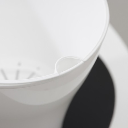 Kashpo for flowers with an insert "Athena", 1 l, white color-3