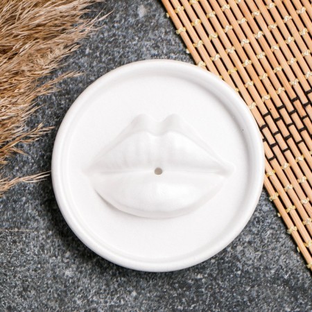 Bowing stand "Lip on the circle" Round, pearls, 2x9cm-1