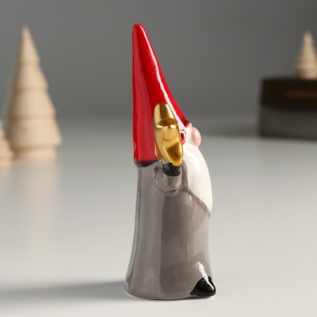Souvenir Ceramics "Santa Claus, gray caftan, red cap, golden star" 12x4x5.5 cm-1