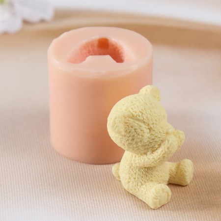 Mold Silicone "Bear Hands by the mouth" (prayer 4.5x3.7x3.5cm)-1