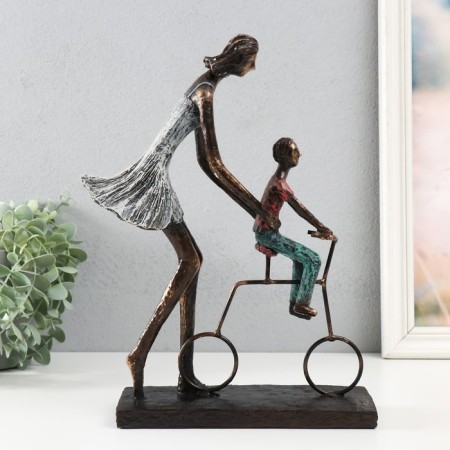 Polystone souvenir "Mom teaches her son to ride a bicycle" under metal 24x8x31 cm-3
