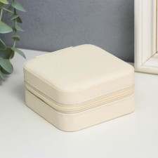 Casket to the leatherette for jewelry 