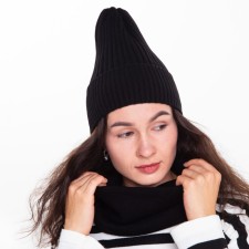 The female winter set (hat/snood), black color, size 56-58
