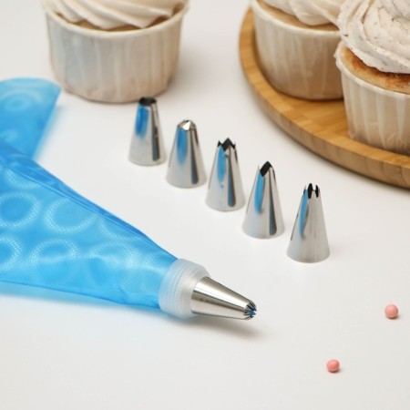 Set of confectionery share "Host", 8 objects: 6 nozzles, adapter, confectionery bag 27 × 15 cm, color mix-7