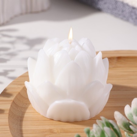 Figure candle "Lotus", 6x4.5 cm, white