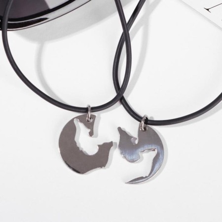 Puppies on the lace "Uzolnutor" wolves in the disk, the color is black in silver, 45 cm-1