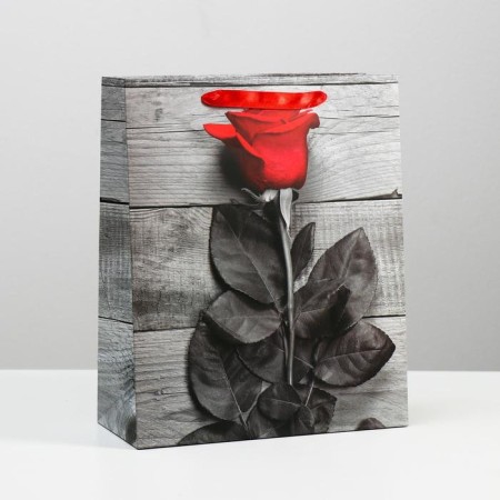 Laminated "Red Rose" 26x32x12 package