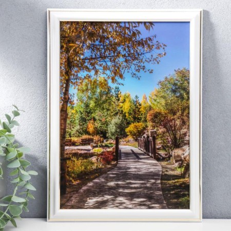 Photo frame A4 21x30 cm 281g white with gold (plastic screen)