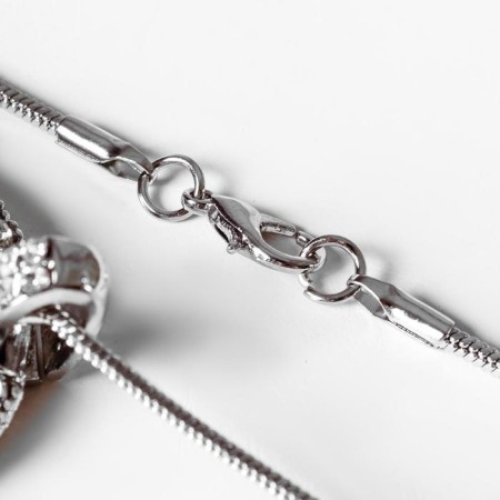 Pendant "Date" oval compacted, white color in silver, l = 70-2