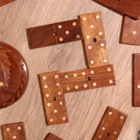 Hand game "Domino" 16x16x28 cm, tree shisham-2