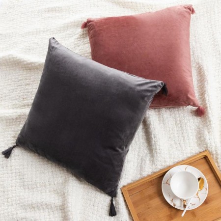 Decorative pillowcase with brushes Ethel color dusty rose, 45x45 cm, polyester, velor-5