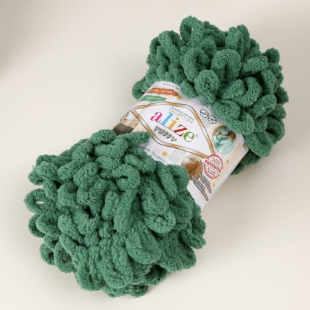 Yarn "Puffy" 100 % micropoliester 9m/100g (532 Green grass)-1