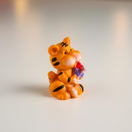 Polystone souvenir "Little Tiger with Flowers" MIX 4x3x3 cm-3