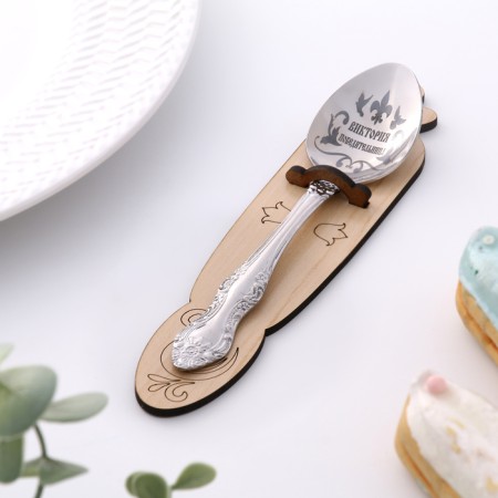 A spoon is registered, tea, with an engraving "Victoria", h = 14