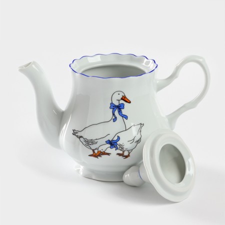 Porcelain kettle "Geese", 800 ml-2