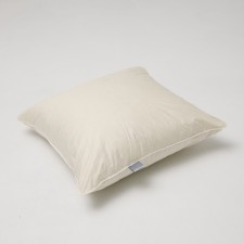The pillow is tall threexer, size 70x70 cm, color mix