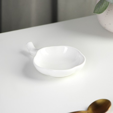 Ceramic sauce with the handle of the share "Flower", 40 ml, 10.5 × 7 cm, white color