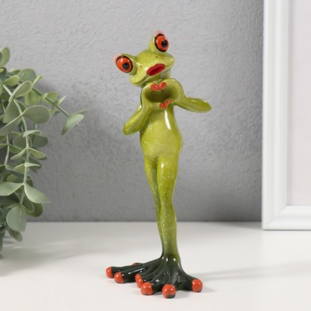 Souvenir Polystone Lac "frog shows his heart with paws" 7.5x5.8x16 cm
