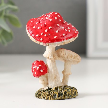 Polystone souvenir "Three red fly agaric" mix 8.9x5.8x5.4 cm-3