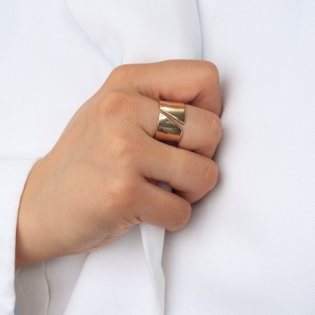 Ring "Care" trend, color gold, dimensionless-4