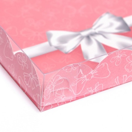 Cookie box, "silver bow" 15 x 15 x 3-1