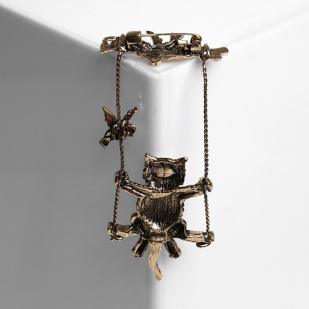 Brooch "Cat on a swing", color black gold-1