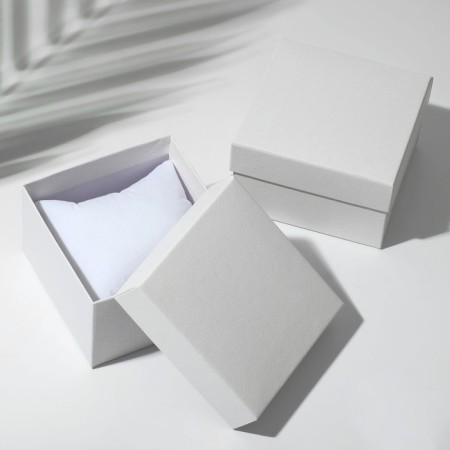 Gift box for the clock "Minimal", 9 × 9 (the size of the useful part is 8.3 × 8.3cm), the color is white-1