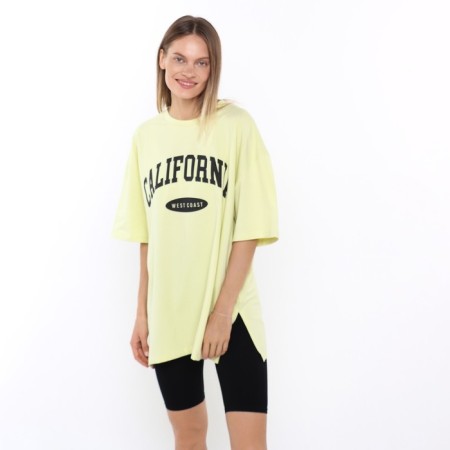 T-shirt female, yellow color, size overSize (42-46)