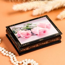 Rose box, 10 × 14 cm, lacquer miniature