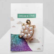 Brooch 