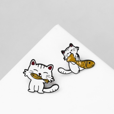 Set of icons (2 pcs.) "Kit" with a fish, white-yellow color in ferrous metal-1