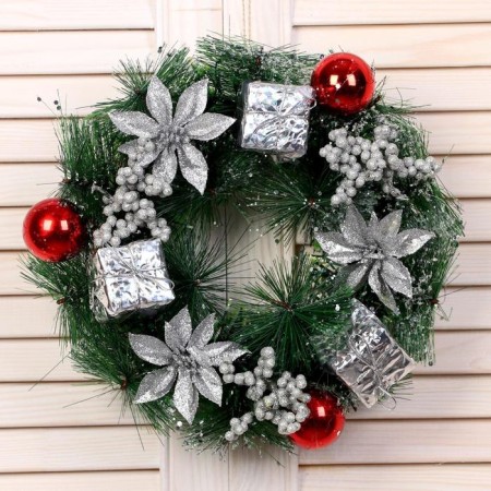 New Year's Wreath D-25 cm "Flowers and gifts"