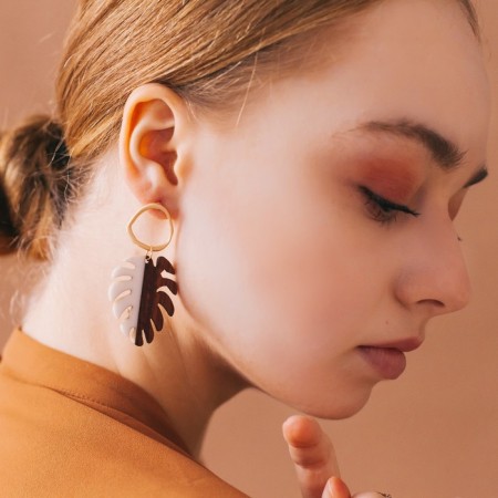 Earrings Assorted Monster Vakanda, white-brown color in gold-3