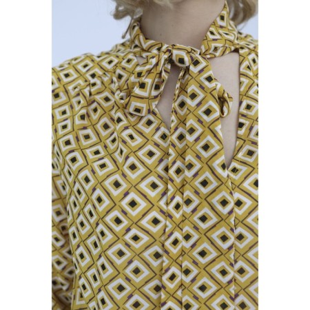 Blouse with a banting tie, size 44-4