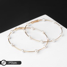 Bus-rings “Beads”, ball 6, white color in gold, d = 7 cm