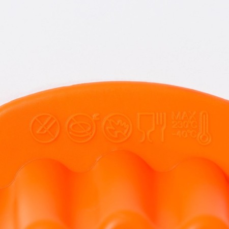 The form for baking is the “corrugated circle. Star ", silicone, 29 × 28 cm, with handles, color mix-3