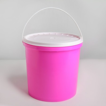 A bucket with a sealed lid, 5 l, color mix-7