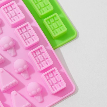 Form for marmalade "Sweeter", silicone, 19.5 × 13.6 × 1 cm, 45 cells, color mix-3
