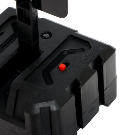 The target is “at the target”, automatically rises, considers hike, works from batteries-3