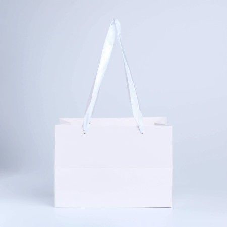 Gift package with a wide bottom and window 20 × 14 × 13.2 cm, white-2