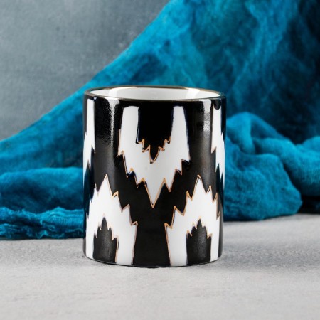 Atlas mug in gold-1